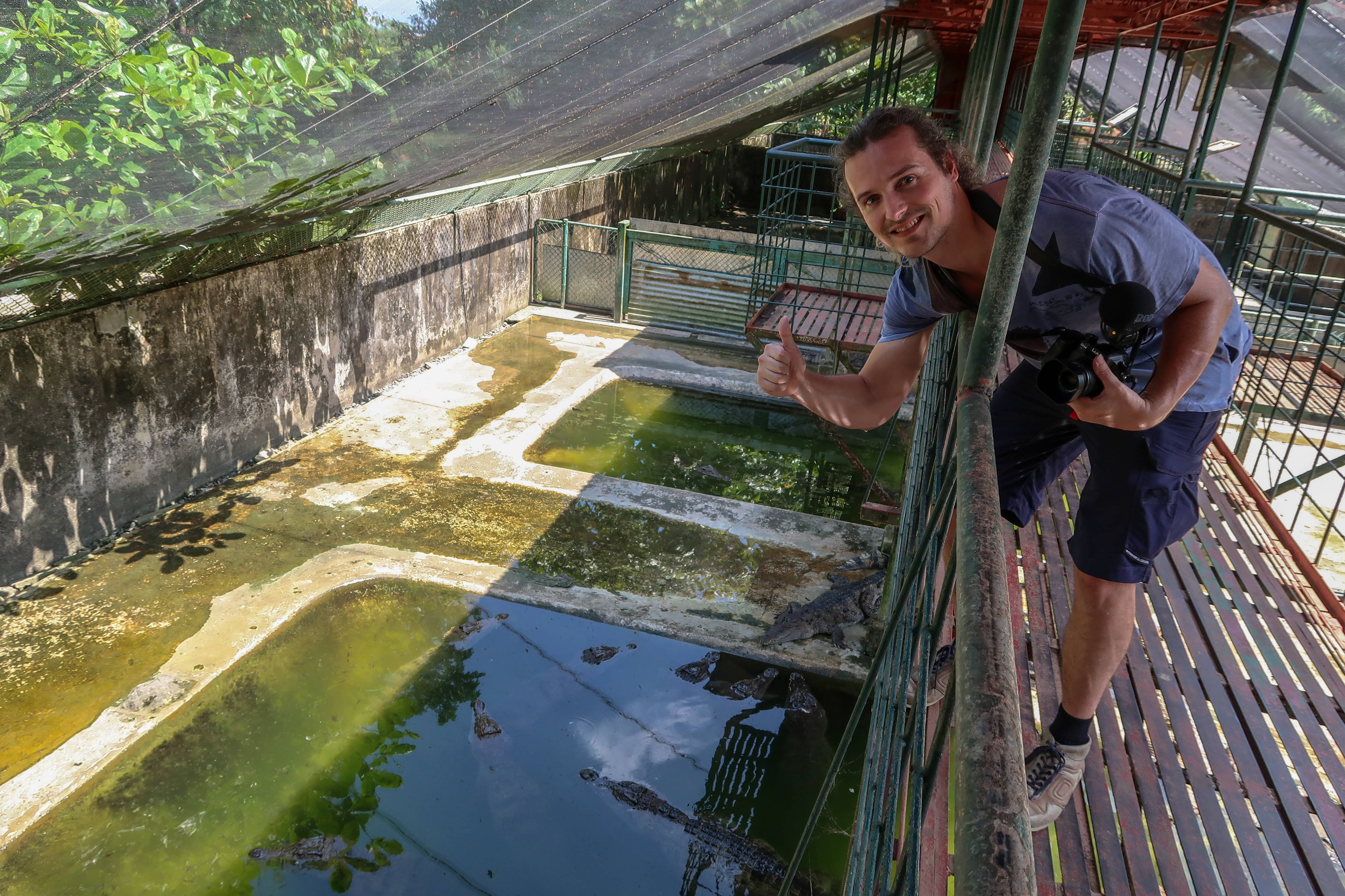 lennythroughparadise at crocodile farm thumbs up